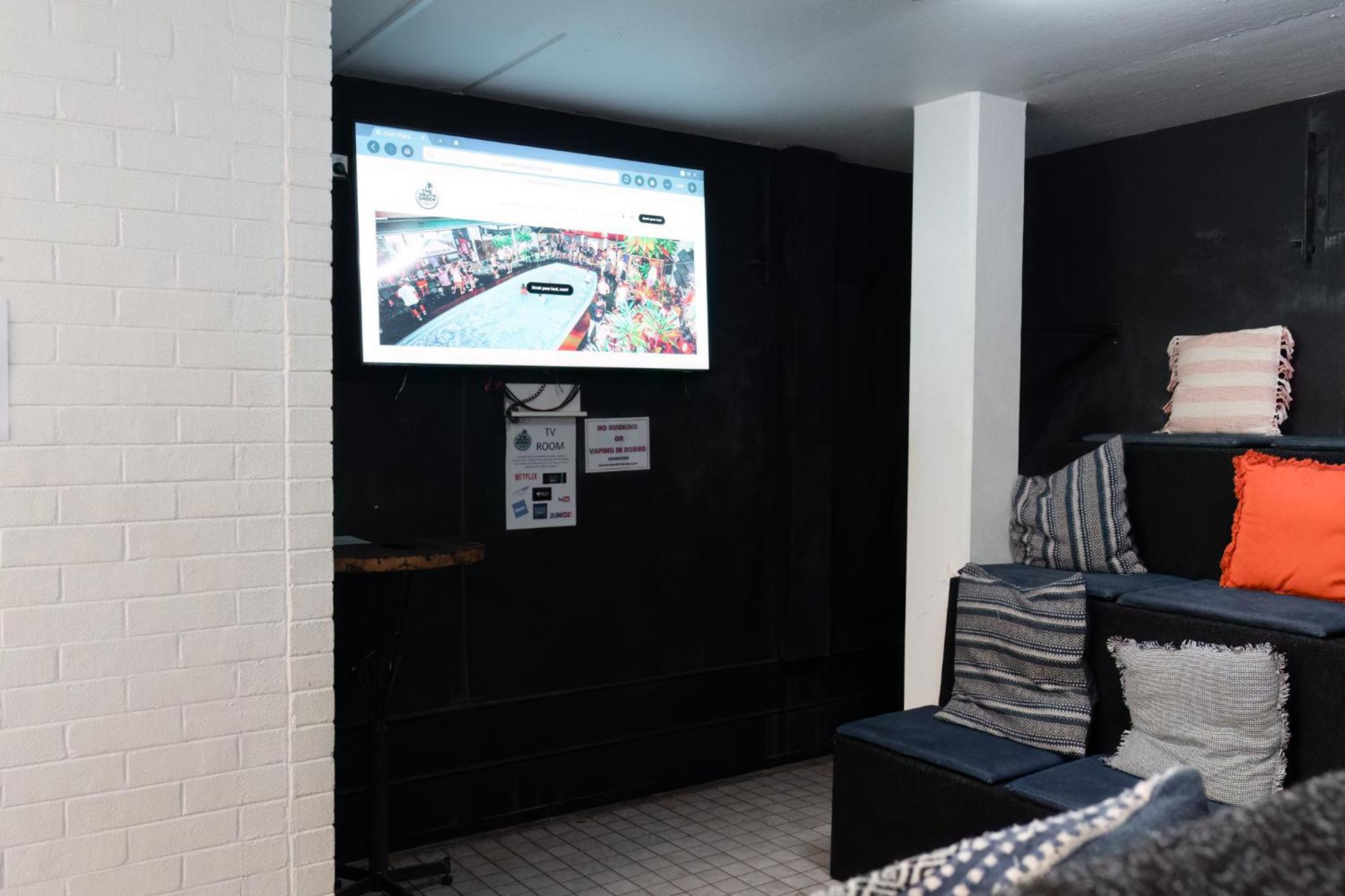 Youth Shack Backpackers Даруин Екстериор снимка