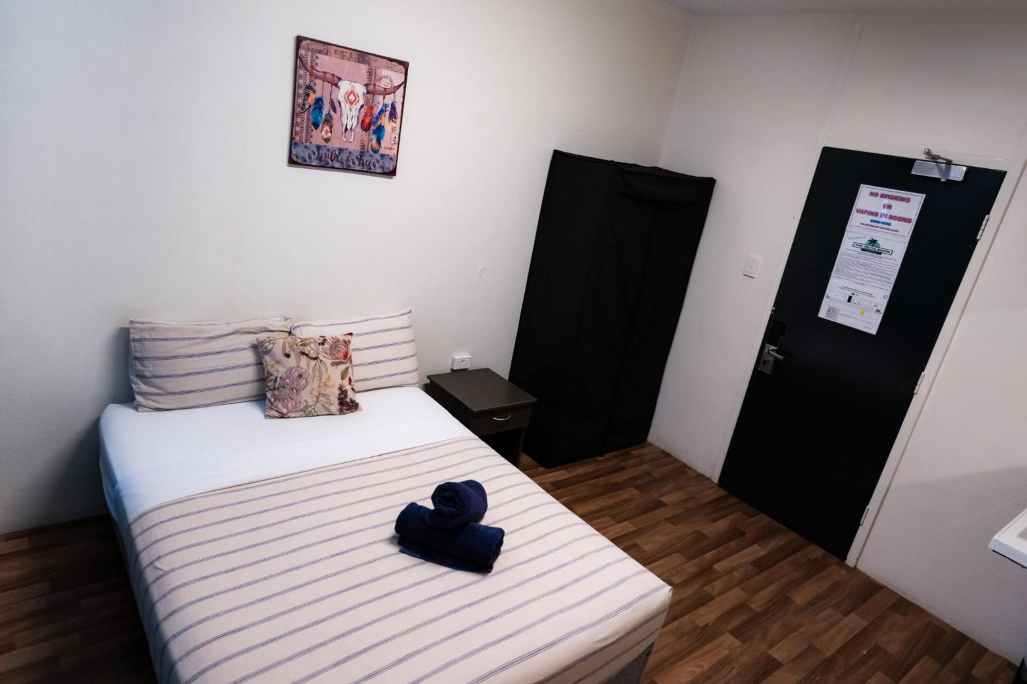 Youth Shack Backpackers Даруин Екстериор снимка