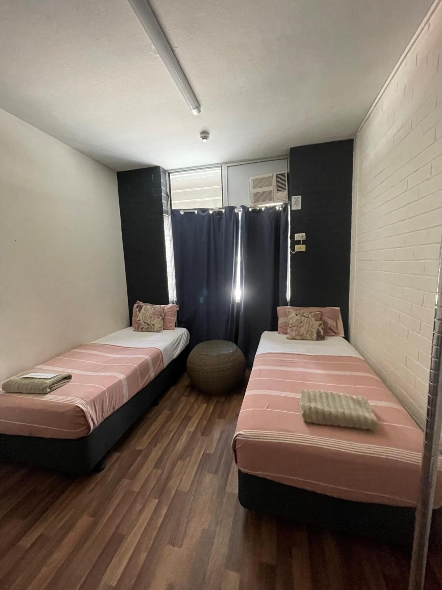 Youth Shack Backpackers Даруин Екстериор снимка